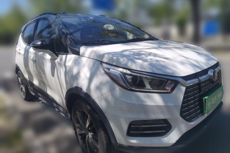 Used BYD Yuan New Energy 2018 EV360 Smart Connected Cool Model Front Right 45 Deg
