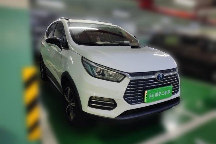 Used BYD Yuan New Energy 2018 EV360 Smart Connected Cool Model Front Right 45 Deg