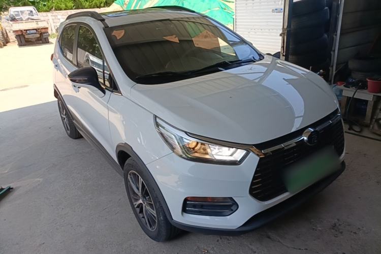 Used BYD Yuan New Energy 2018 EV360 Smart Connected Cool Model Front Right 45 Deg