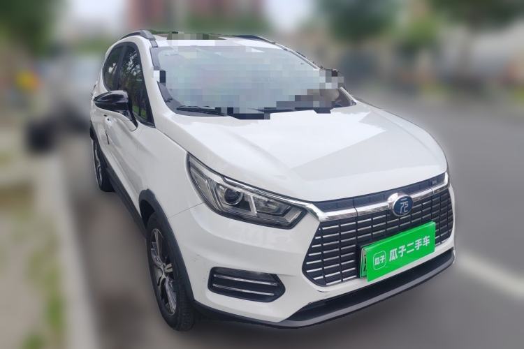 Used BYD Yuan New Energy 2018 EV360 Smart Connected Cool Model Front Right 45 Deg