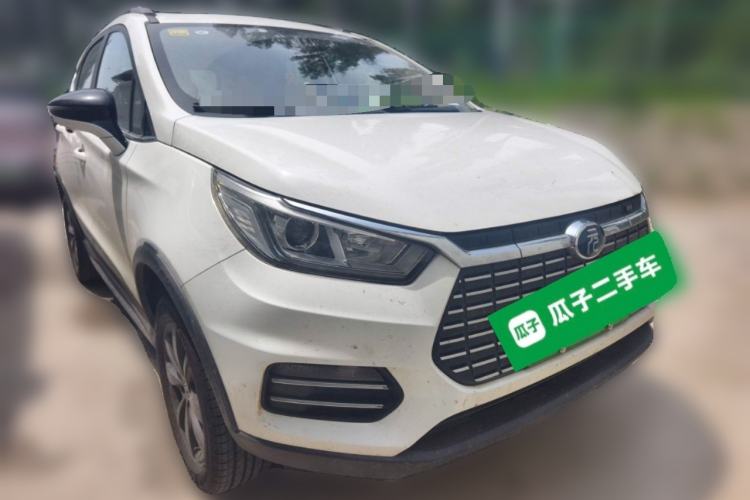Used BYD Yuan New Energy 2018 EV360 Smart Connect Cool Edition Front Right 45 Deg