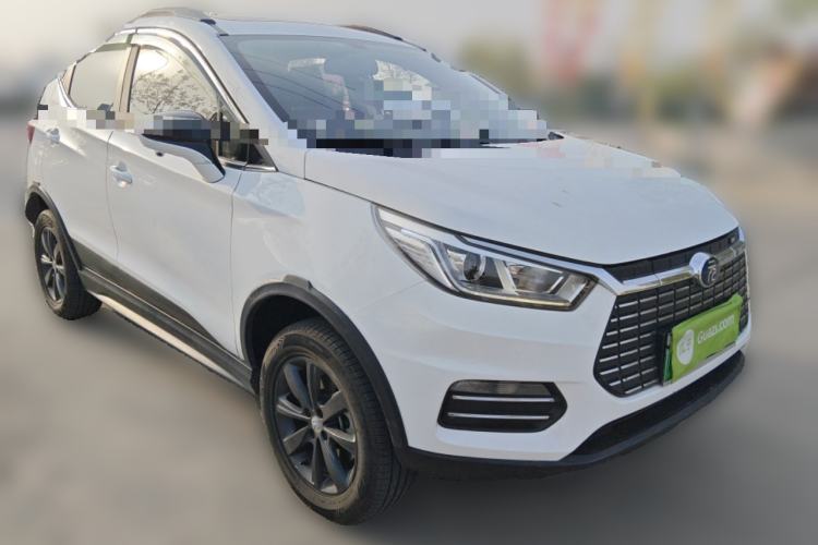 Used BYD Yuan New Energy 2018 EV360 Smart Connect Cool Edition Front Right 45 Deg