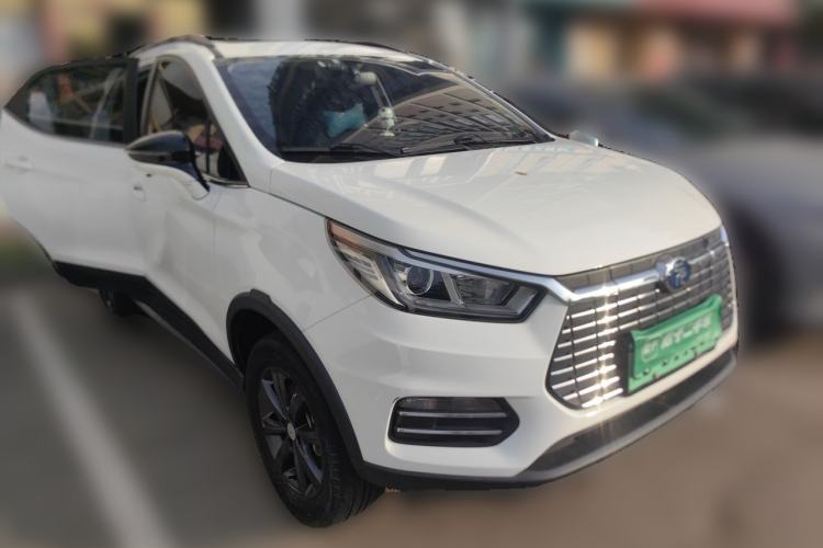 Used BYD Yuan New Energy 2018 EV360 Smart Connect Cool Edition Front Right 45 Deg