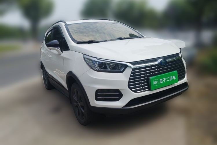 Used BYD Yuan New Energy 2018 EV360 Smart Connect Cool Edition Front Right 45 Deg