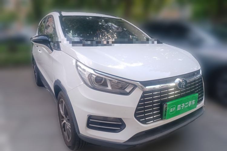 Used BYD Yuan New Energy 2018 EV360 Smart Connected Cool Model Front Right 45 Deg