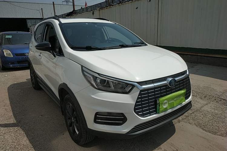 Used BYD Yuan New Energy 2018 EV360 Smart Connect Cool Edition Front Right 45 Deg
