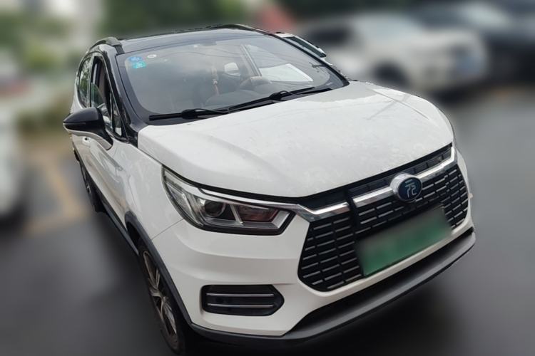 Used BYD Yuan New Energy 2018 EV360 Smart Connected Cool Model Front Right 45 Deg