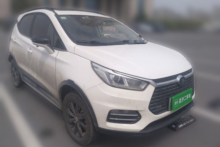 Used BYD Yuan New Energy 2018 EV360 Smart Connect Cool Edition Front Right 45 Deg