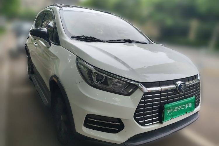 Used BYD Yuan New Energy 2018 EV360 Smart Connect Cool Edition Front Right 45 Deg