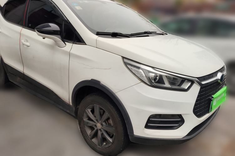 Used BYD Yuan New Energy 2018 EV360 Smart Connect Cool Edition Front Right 45 Deg