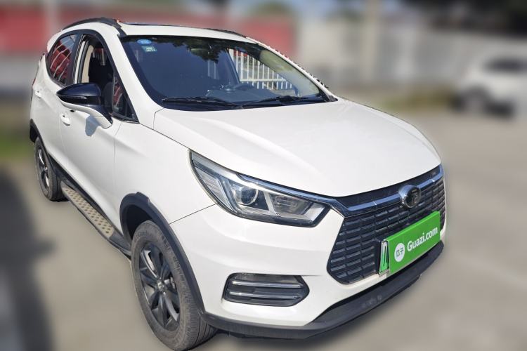 Used BYD Yuan New Energy 2018 EV360 Smart Connect Cool Edition Front Right 45 Deg