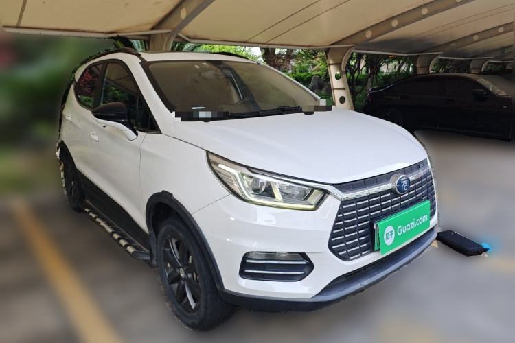 Used BYD Yuan New Energy 2018 EV360 Smart Connect Cool Edition Front Right 45 Deg