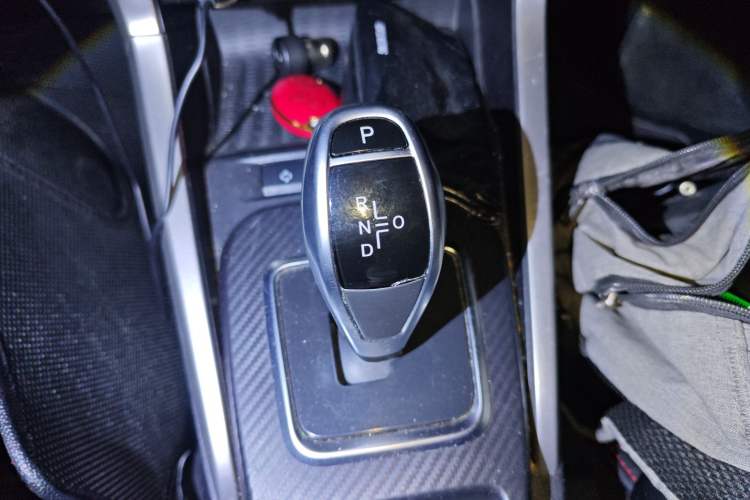 Used BYD Yuan New Energy 2018 EV360 Smart Connect Cool Edition Gear Lever