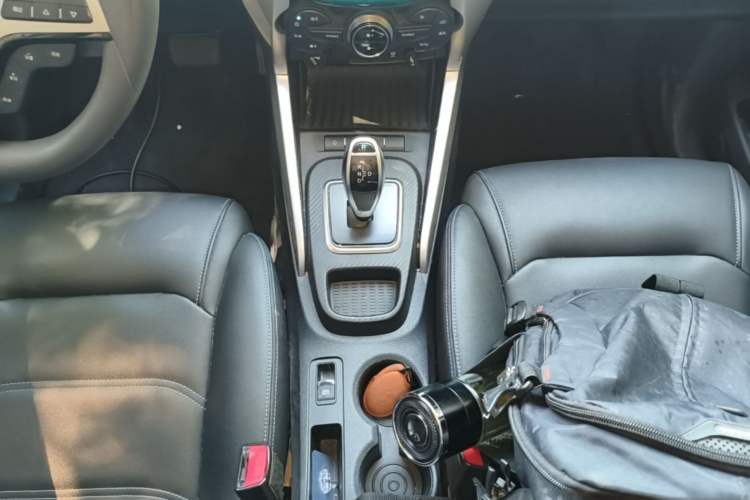 Used BYD Yuan New Energy 2018 EV360 Smart Connect Cool Edition Gear Lever