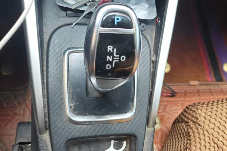 Used BYD Yuan New Energy 2018 EV360 Smart Connect Cool Edition Gear Lever