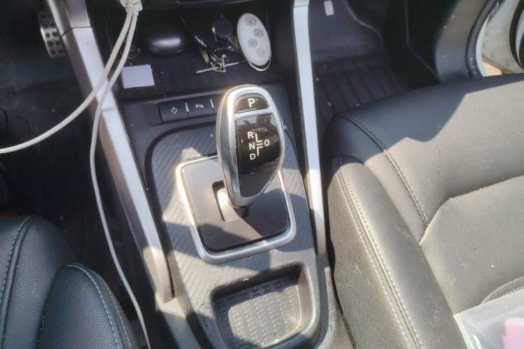 Used BYD Yuan New Energy 2018 EV360 Smart Connect Cool Edition Gear Lever