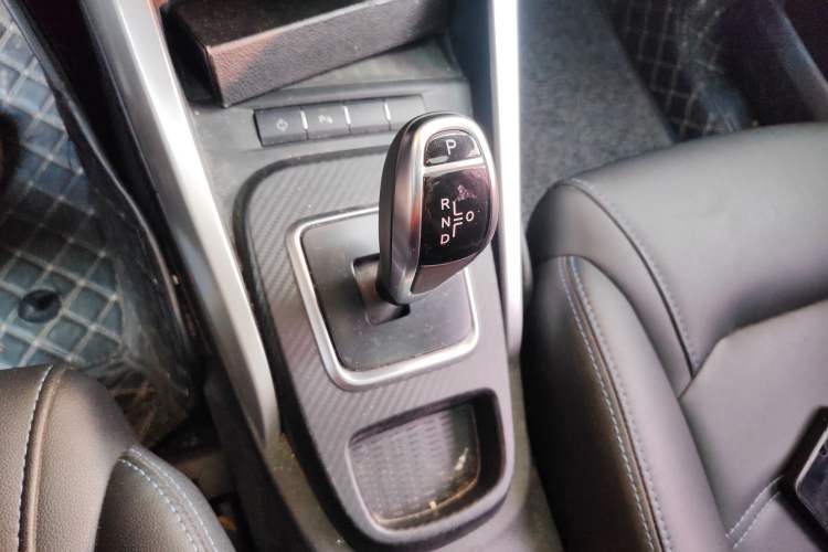 Used BYD Yuan New Energy 2018 EV360 Smart Connect Cool Edition Gear Lever