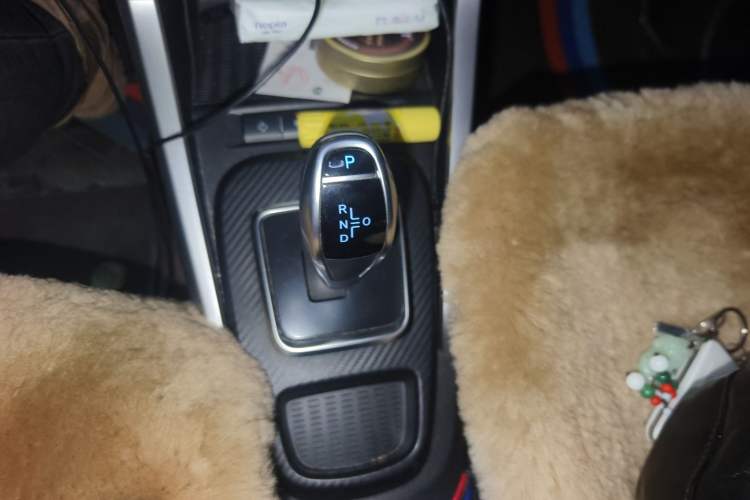 Used BYD Yuan New Energy 2018 EV360 Smart Connected Cool Model Gear Lever