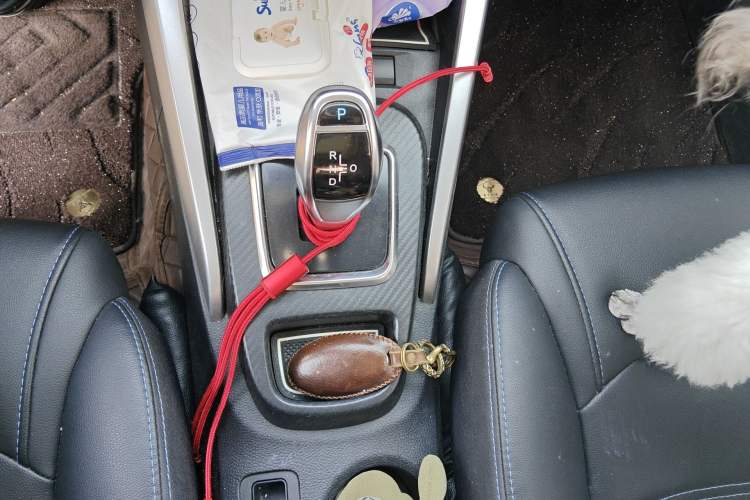 Used BYD Yuan New Energy 2018 EV360 Smart Connect Cool Edition Gear Lever