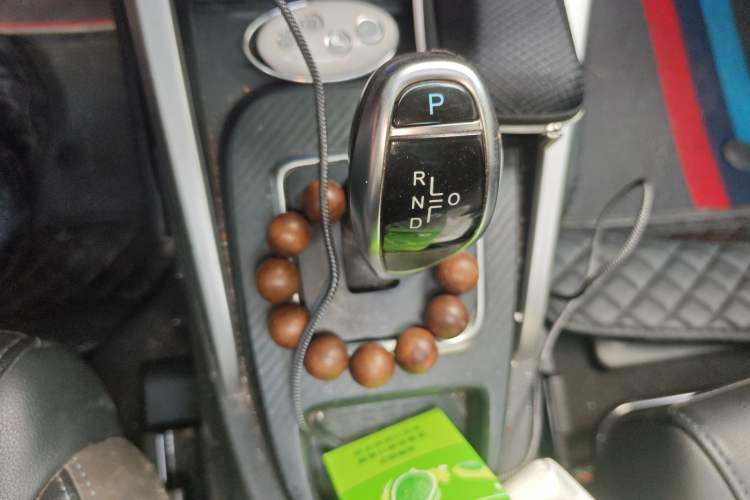 Used BYD Yuan New Energy 2018 EV360 Smart Connect Cool Edition Gear Lever