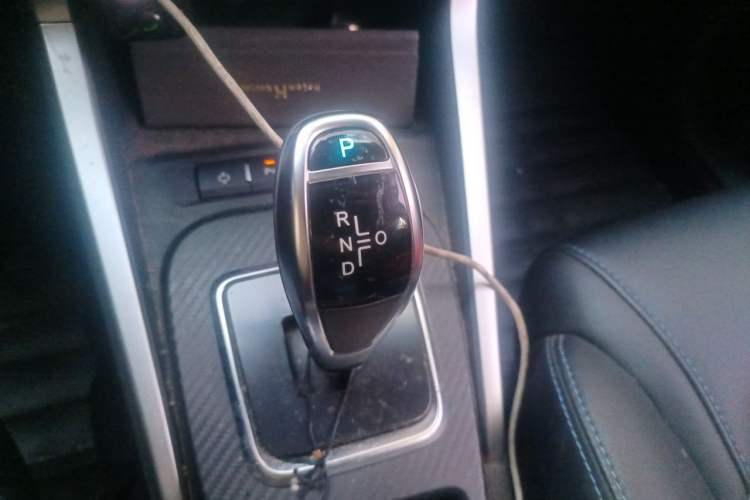 Used BYD Yuan New Energy 2018 EV360 Smart Connected Cool Model Gear Lever