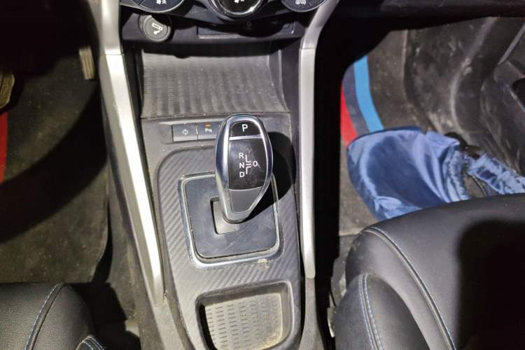 Used BYD Yuan New Energy 2018 EV360 Smart Connect Cool Edition Gear Lever