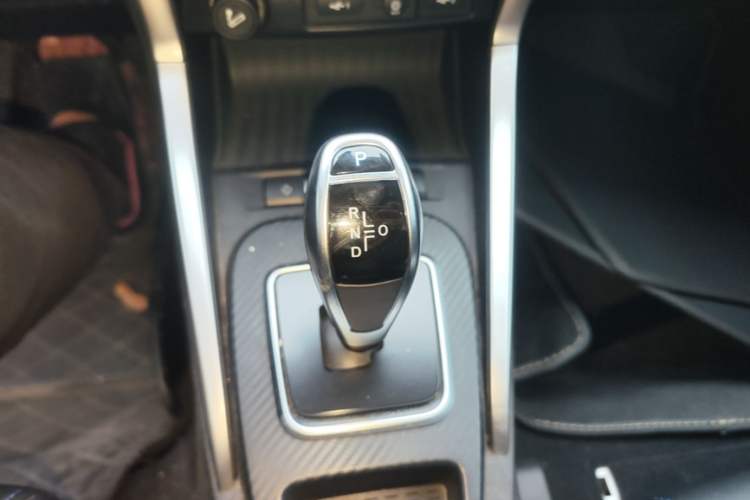Used BYD Yuan New Energy 2018 EV360 Smart Connect Cool Edition Gear Lever