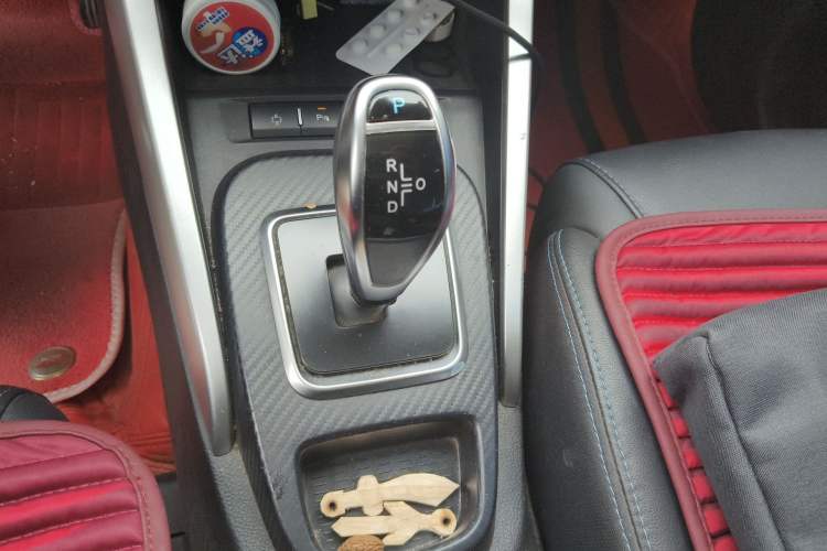 Used BYD Yuan New Energy 2018 EV360 Smart Connect Cool Edition Gear Lever