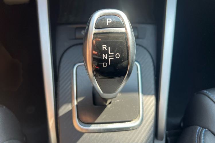 Used BYD Yuan New Energy 2018 EV360 Smart Connect Cool Edition Gear Lever