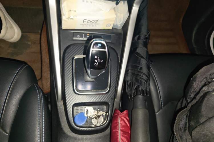 Used BYD Yuan New Energy 2018 EV360 Smart Connect Cool Edition Gear Lever