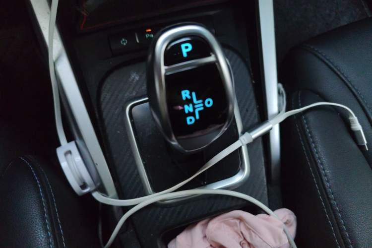 Used BYD Yuan New Energy 2018 EV360 Smart Connected Cool Model Gear Lever