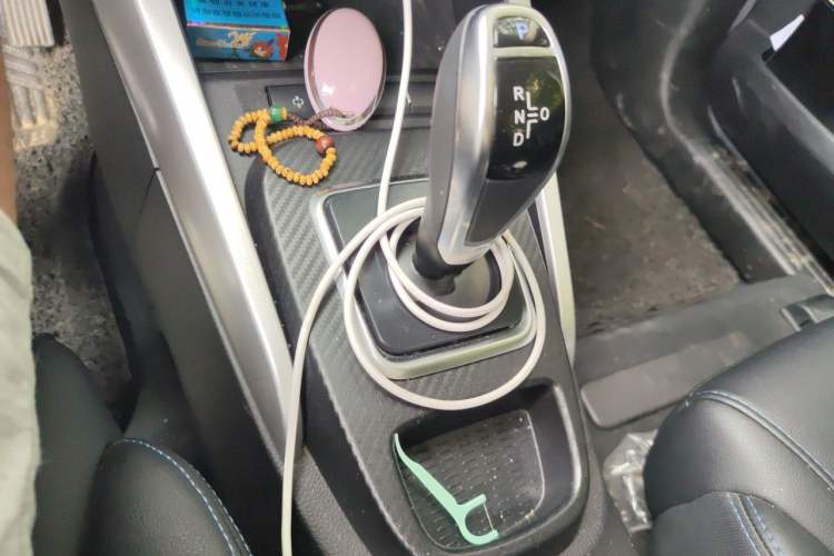 Used BYD Yuan New Energy 2018 EV360 Smart Connect Cool Edition Gear Lever