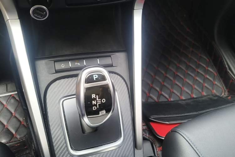 Used BYD Yuan New Energy 2018 EV360 Smart Connect Cool Edition Gear Lever
