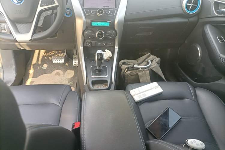 Used BYD Yuan New Energy 2018 EV360 Smart Connect Cool Edition Gear Lever