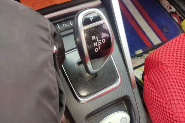Used BYD Yuan New Energy 2018 EV360 Smart Connect Cool Edition Gear Lever
