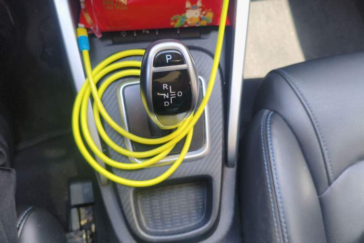 Used BYD Yuan New Energy 2018 EV360 Smart Connect Cool Edition Gear Lever