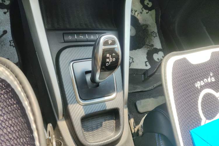 Used BYD Yuan New Energy 2018 EV360 Smart Connected Cool Model Gear Lever