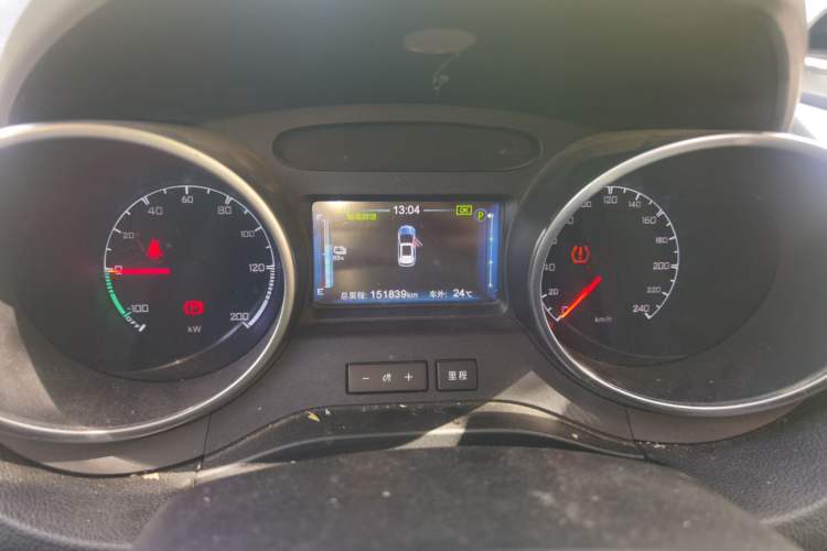 Used BYD Yuan New Energy 2018 EV360 Smart Connected Cool Model Instrument Cluster