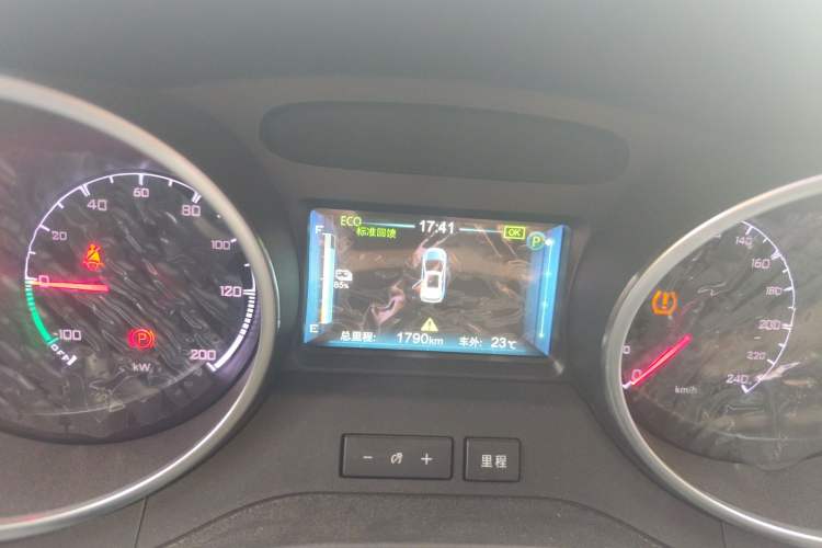 Used BYD Yuan New Energy 2018 EV360 Smart Connected Cool Model Instrument Cluster
