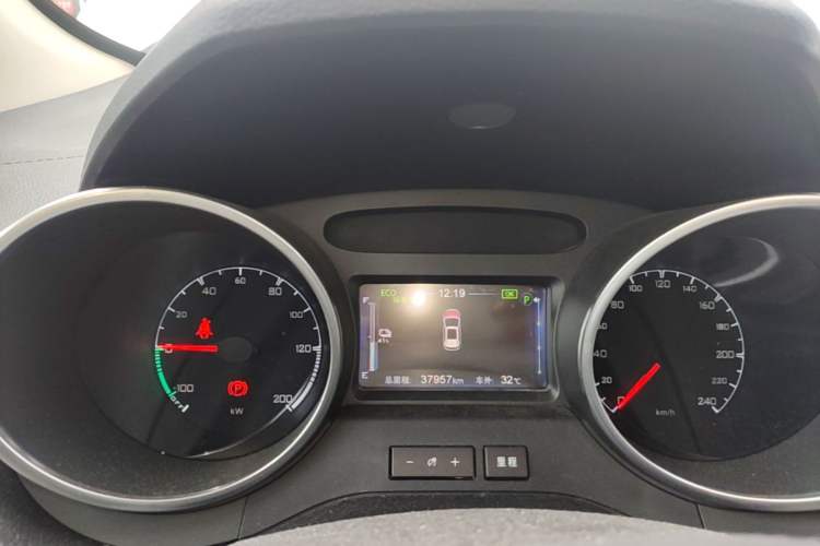 Used BYD Yuan New Energy 2018 EV360 Smart Connected Cool Model Instrument Cluster