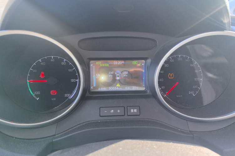 Used BYD Yuan New Energy 2018 EV360 Smart Connected Cool Model Instrument Cluster