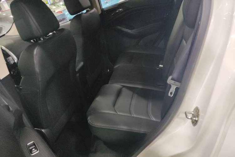 Used BYD Yuan New Energy 2018 EV360 Smart Connect Cool Edition Interior 1