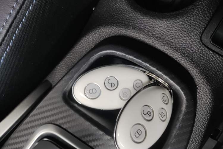 Used BYD Yuan New Energy 2018 EV360 Smart Connect Cool Edition Interior 1