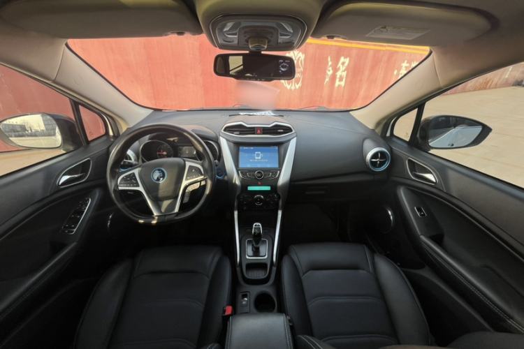 Used BYD Yuan New Energy 2018 EV360 Smart Connect Cool Edition Interior 1