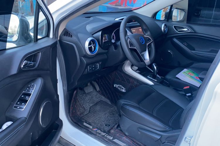Used BYD Yuan New Energy 2018 EV360 Smart Connect Cool Edition Interior 2