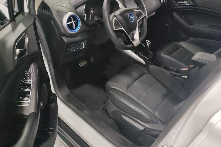 Used BYD Yuan New Energy 2018 EV360 Smart Connect Cool Edition Interior 2