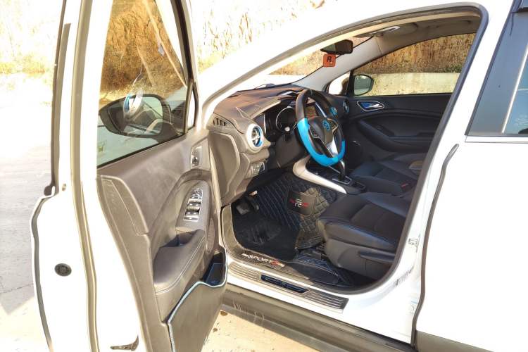 Used BYD Yuan New Energy 2018 EV360 Smart Connect Cool Edition Interior 2