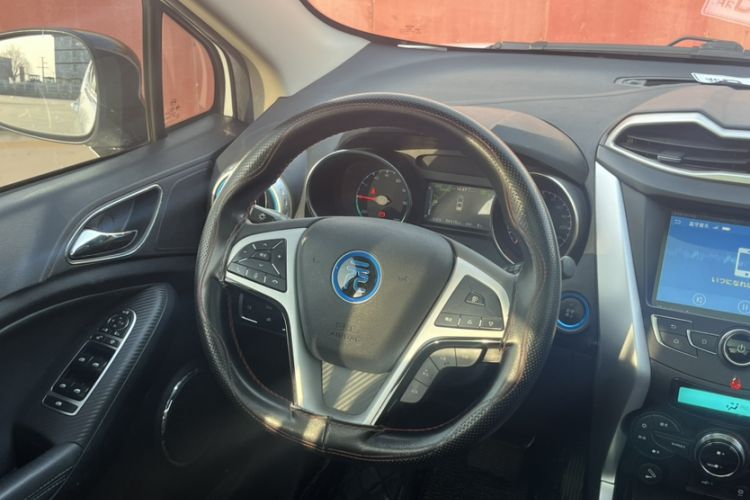 Used BYD Yuan New Energy 2018 EV360 Smart Connect Cool Edition Interior 2