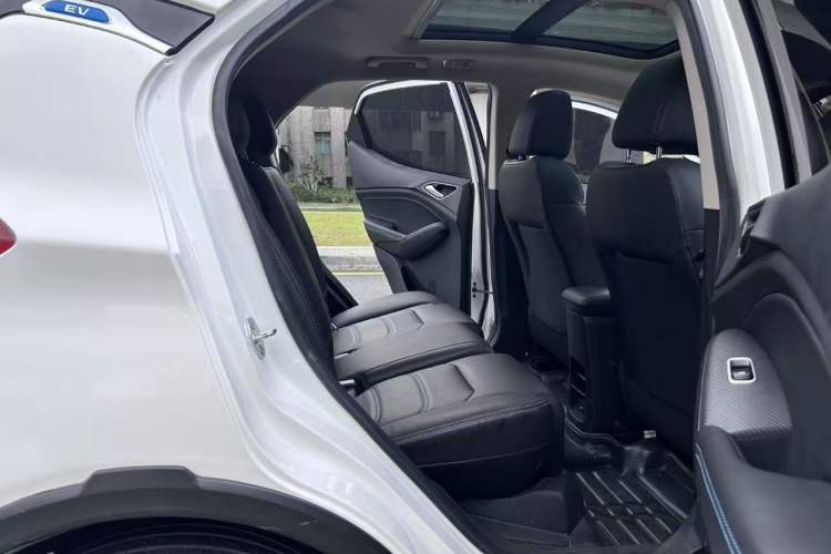 Used BYD Yuan New Energy 2018 EV360 Smart Connect Cool Edition Interior 2