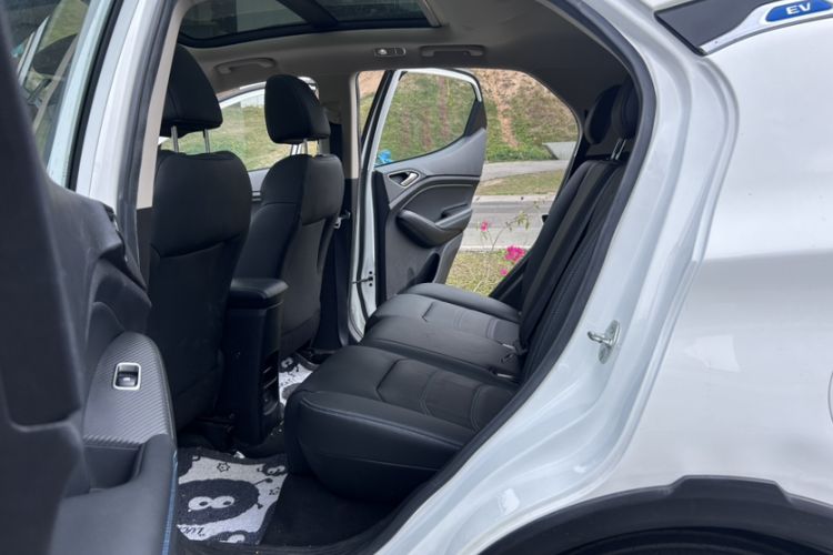 Used BYD Yuan New Energy 2018 EV360 Smart Connected Cool Model Interior 2